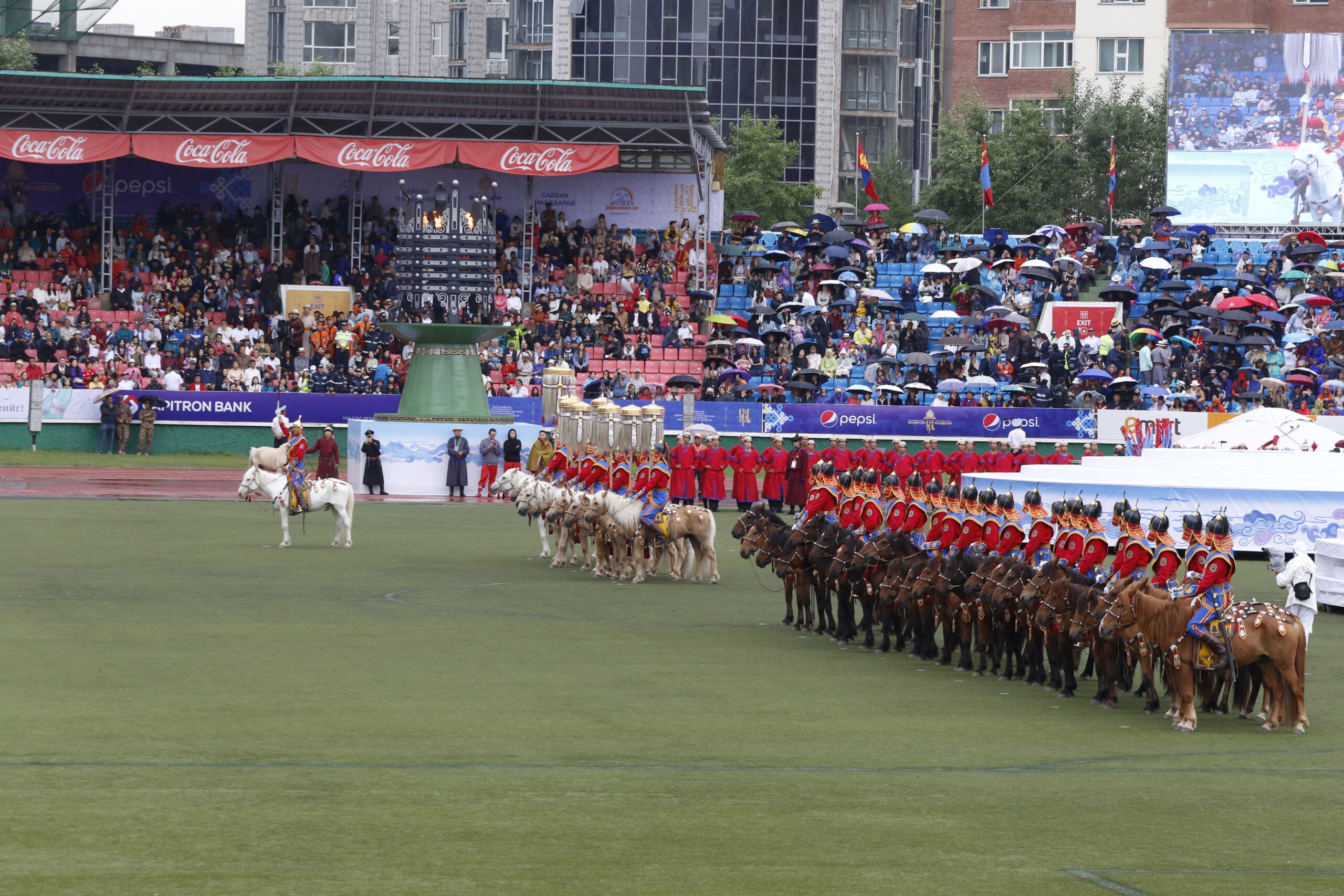 Où peut-on assister au grand festival national du Naadam en Mongolie ?